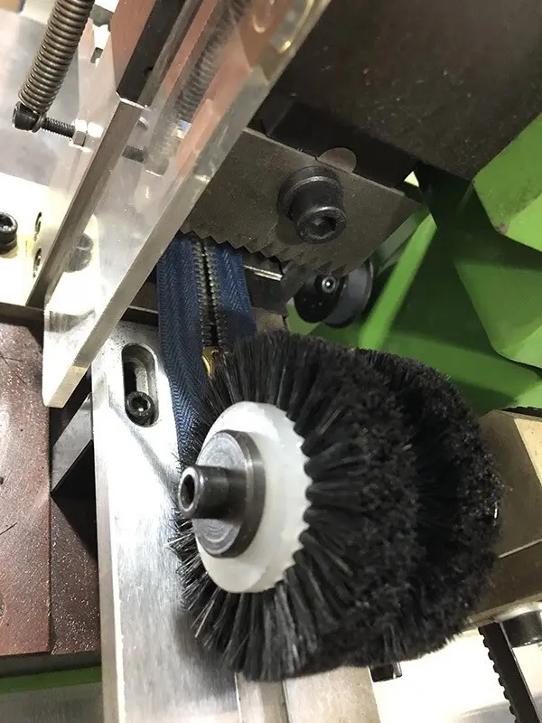 Latest automatic zipper cutting machine factory for zipper manufacturer 3