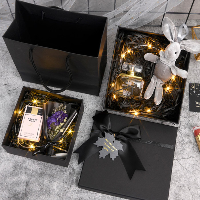 Aangepaste rigide grijze deksel en basis geschenkdoos met lint Geavanceerd luxe verjaardagscadeau 7