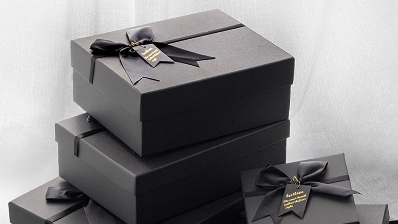 Custom Rigid Greyboard Lid and Base Gift Box  with Ribbon Advanced Luxury Birthday Gift 1