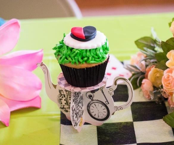 cupcake stand Teapot Cupcake Stands for a Tea Party 7