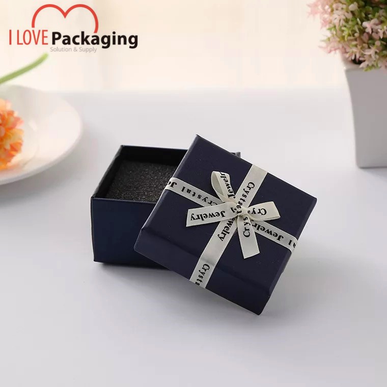 Punte di gioielli stampati personalizzati decorativi anelli di carta di lusso per inviare la scatola degli accessori per imballaggi regalo di compleanno per le persone 6