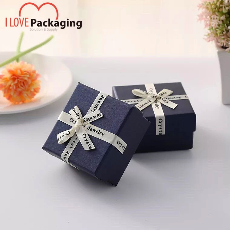 Punte di gioielli stampati personalizzati decorativi anelli di carta di lusso per inviare la scatola degli accessori per imballaggi regalo di compleanno per le persone 4