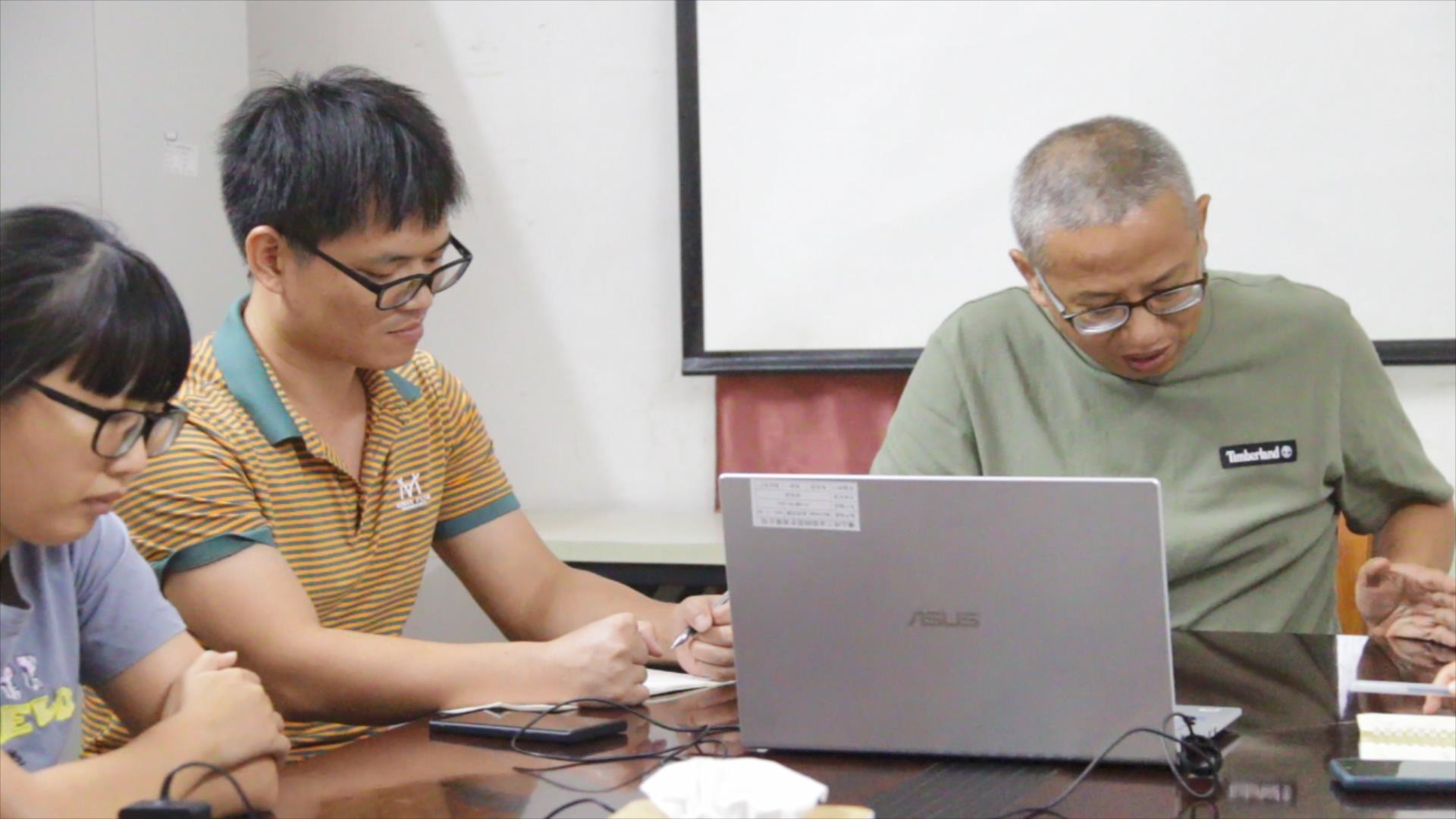 Foshan Youngplants | A Top Meeting about Getting the Best Solution for Market Depression 2