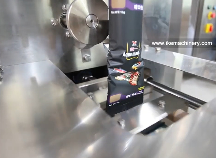 Small Ornamental Fish Feed Packaging Machine 