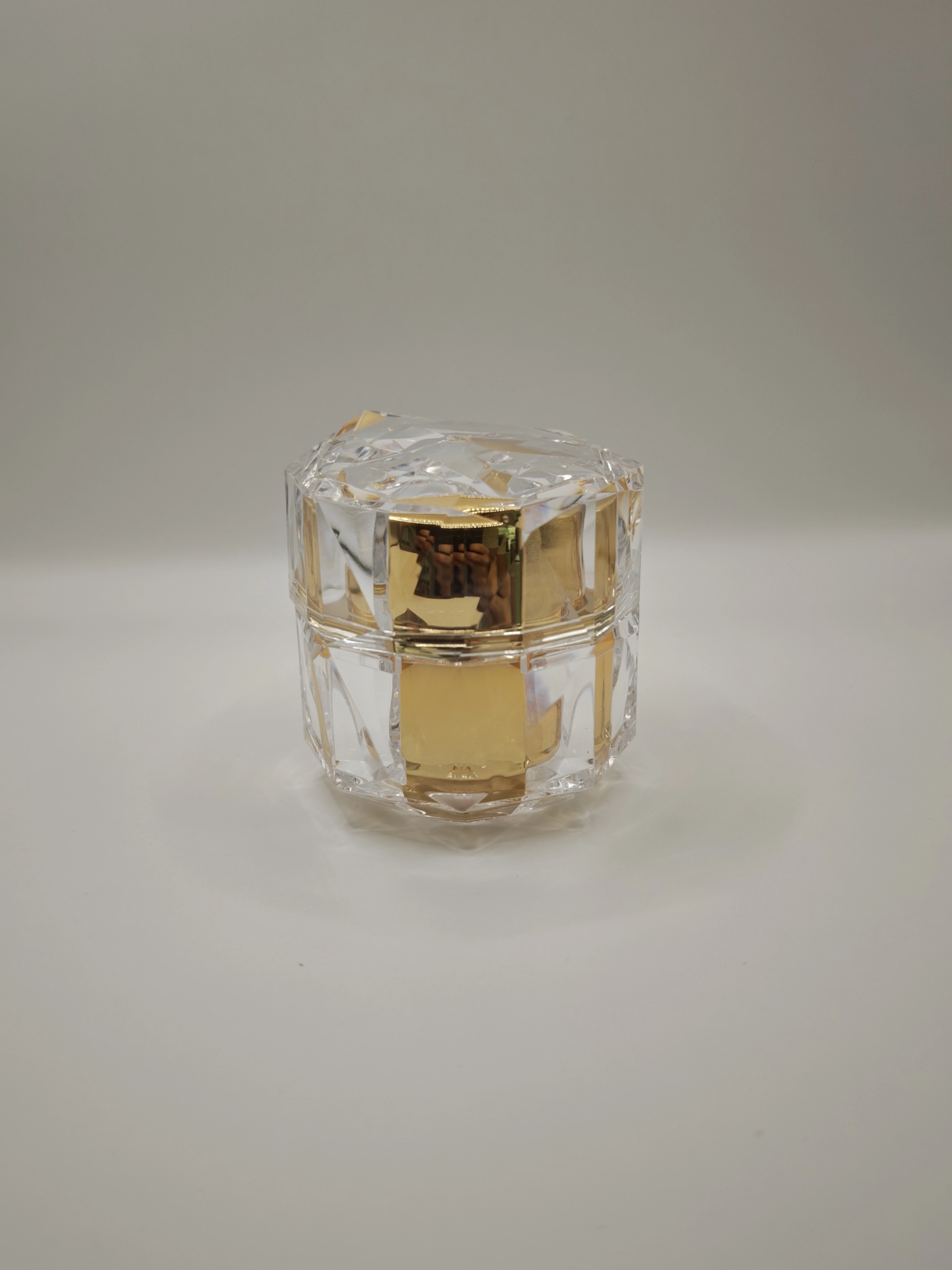 Diamond - Cut Crystal Cosmetic Jar with Gold Accents 1