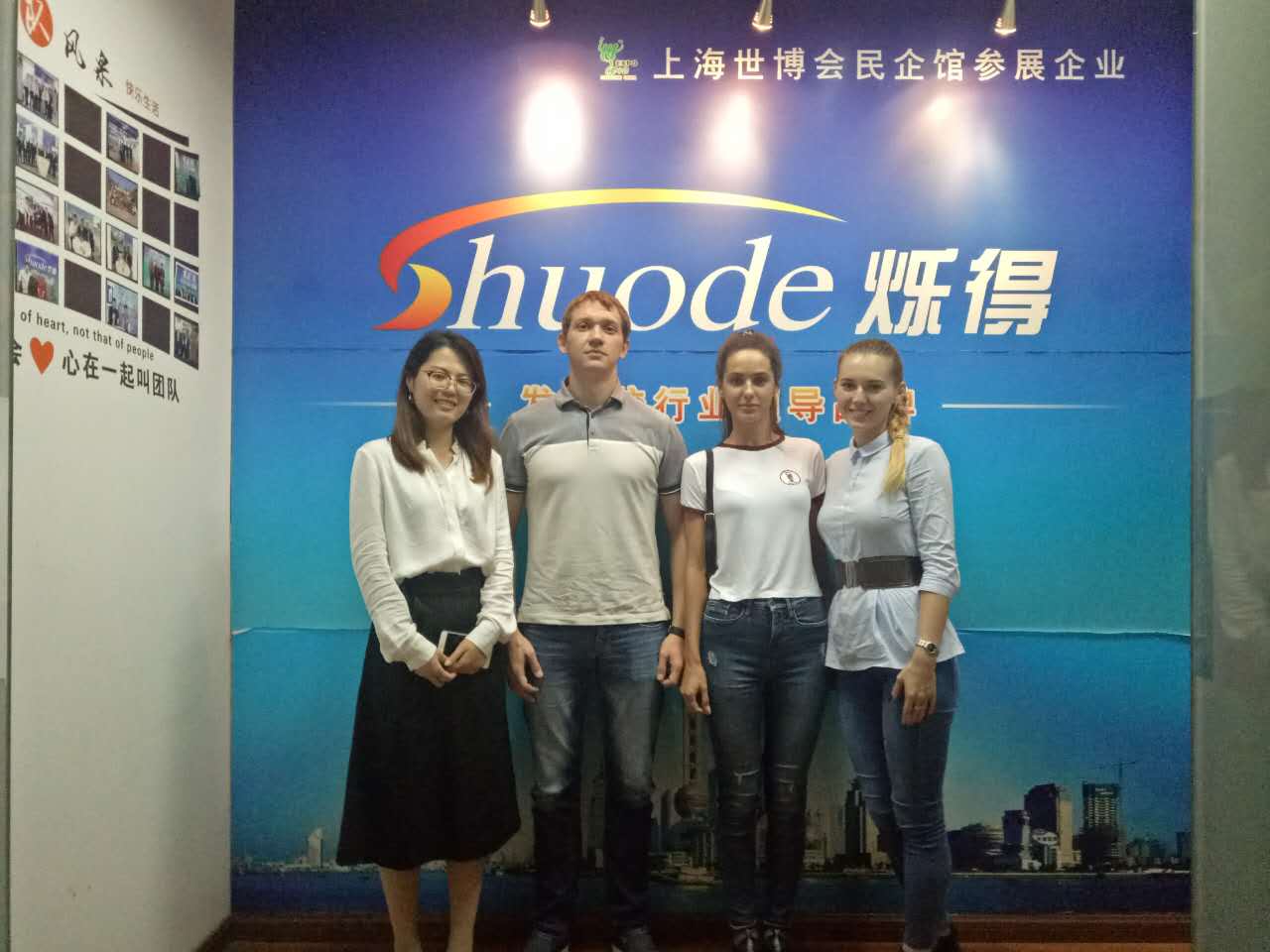 Aislamiento de espuma de pulverización líquida de alta densidad aislamiento expandir poliuretano en venta 63