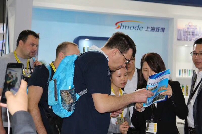 Shuode - Çin Üreticisi Shuode Mühendisliği Sınıf 750ml İnşaat Esnek Poliüretan PU Köpük Renkli Sprey Genişletilebilir PU Köpük 20