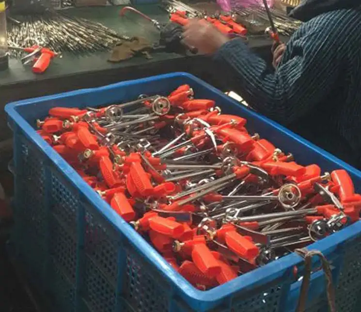 Shuode - Hand Tool Foam Spray Gun Professional Metal Foam Gun Factory Price Block up The Pit Foam Gun 4