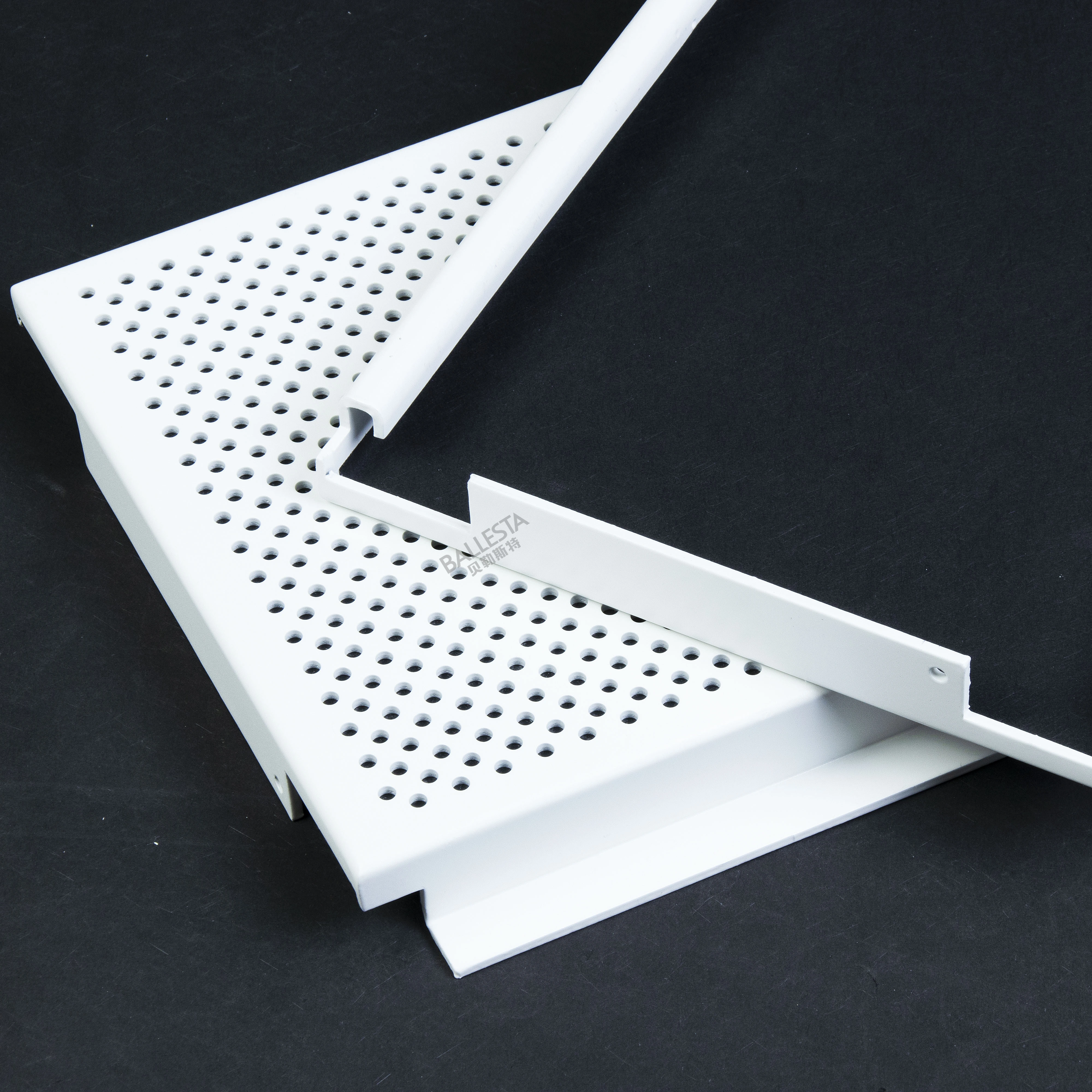 Ballesta® Easily detachable multi-module hook-on ceiling system 1