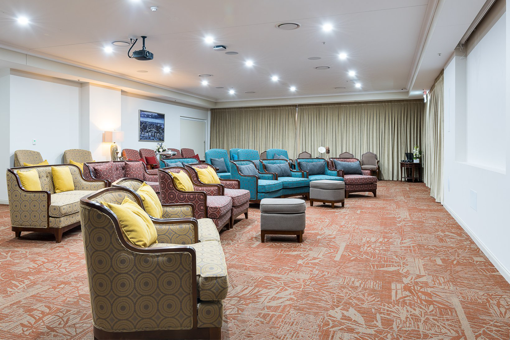 Ịkekọrịta nke imekọ ihe ọnụ okwu n'etiti Yumeya na Portofino Hamilton 2