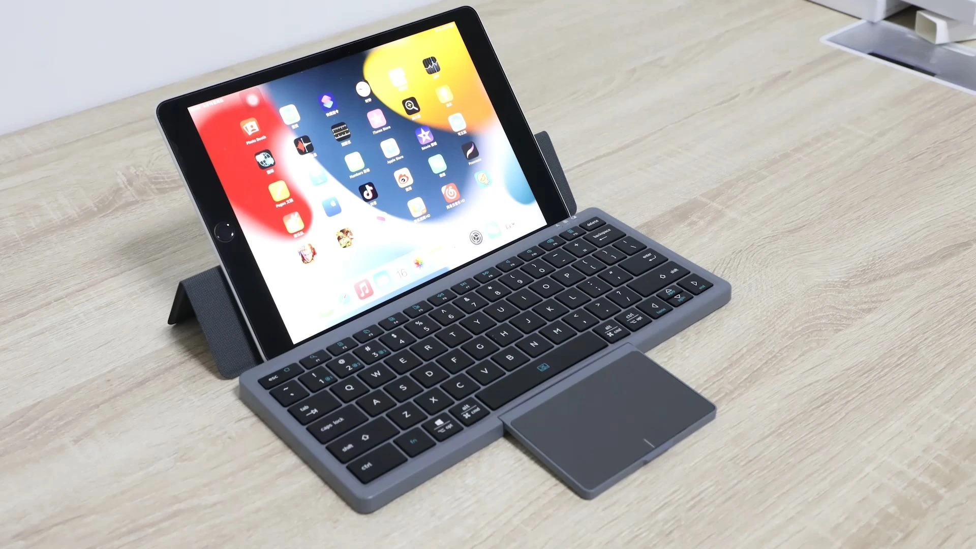 Peapod-24 teclado de design de touchpad oculto sem fio