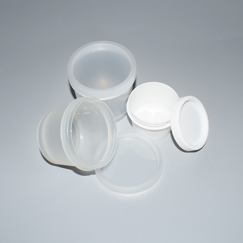 Portable White Cream Cosmetic Sample Emulsion Bottle With Cover