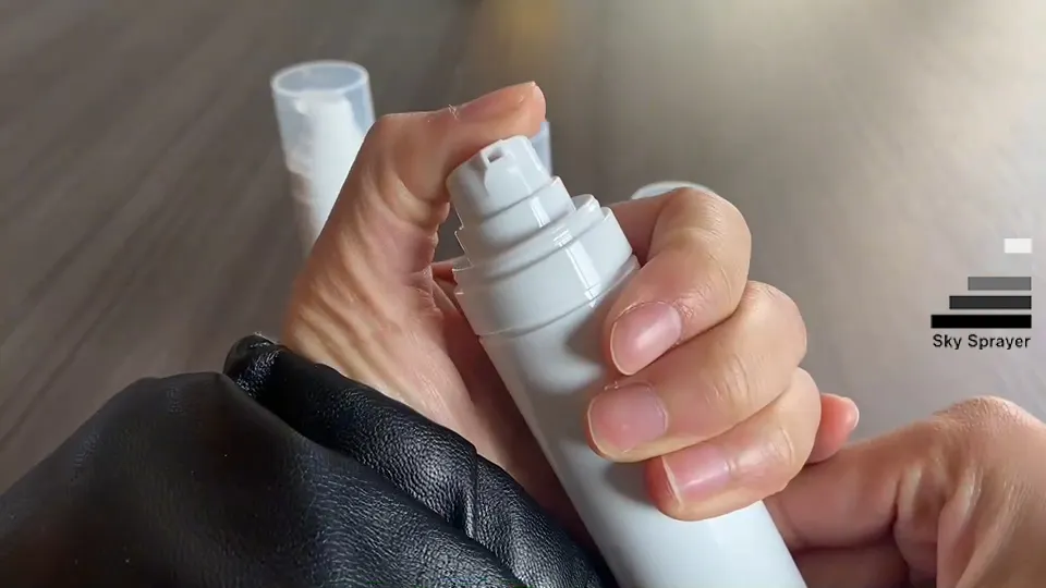 Plastic Airless Pump Bottles - Precision Finish, Various Sizes and Spray Cap 1
