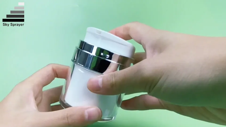 Premium 100ml Airless Pump Bottles for Cosmetics 1