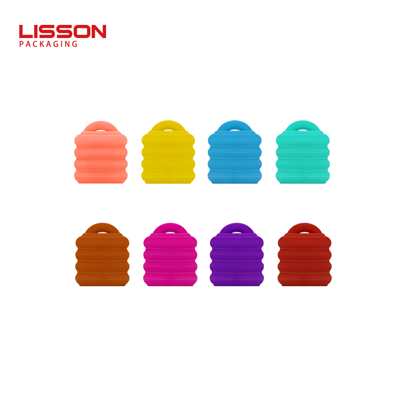 Silicone tip squeeze tube for liquid concealer