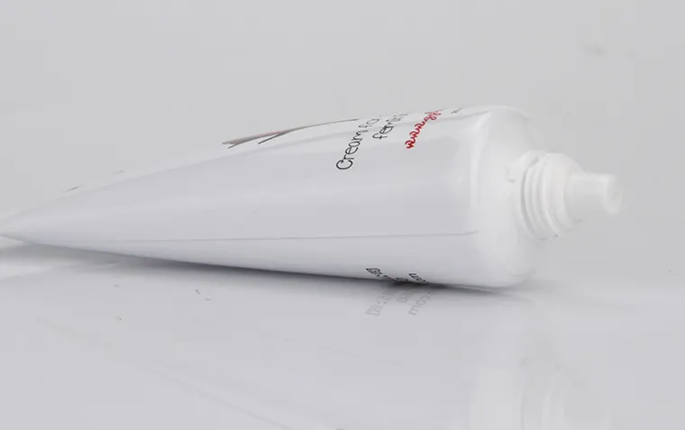 applicator cap squeeze Lisson Brand cosmetic tube manufacturers factory 9