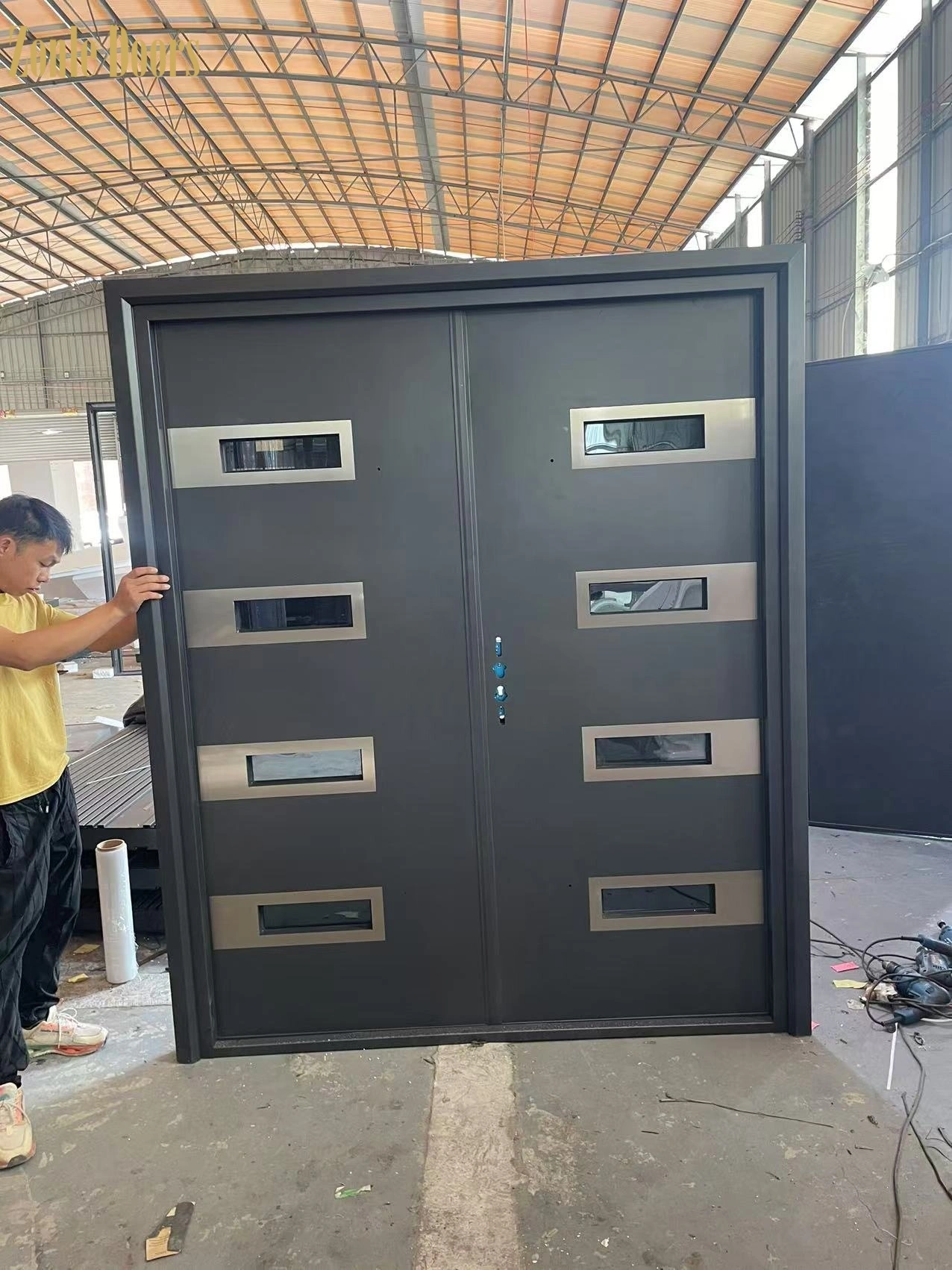 Puerta de puerta exterior para puertas de entrada frontales puertas de  metal puertas de metal puertas de vidrio de pivote puerta de acero para casa, image size:1276x1702