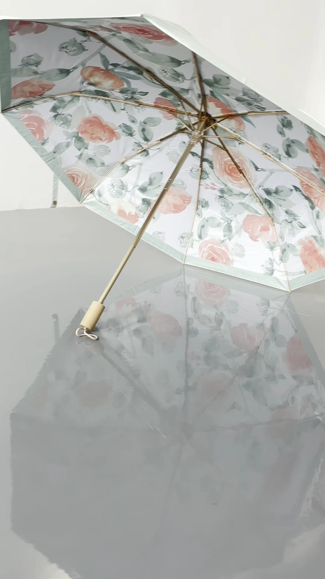 8-Ribs Colored Rubber Umbrella for Ultimate Protection and Style 1