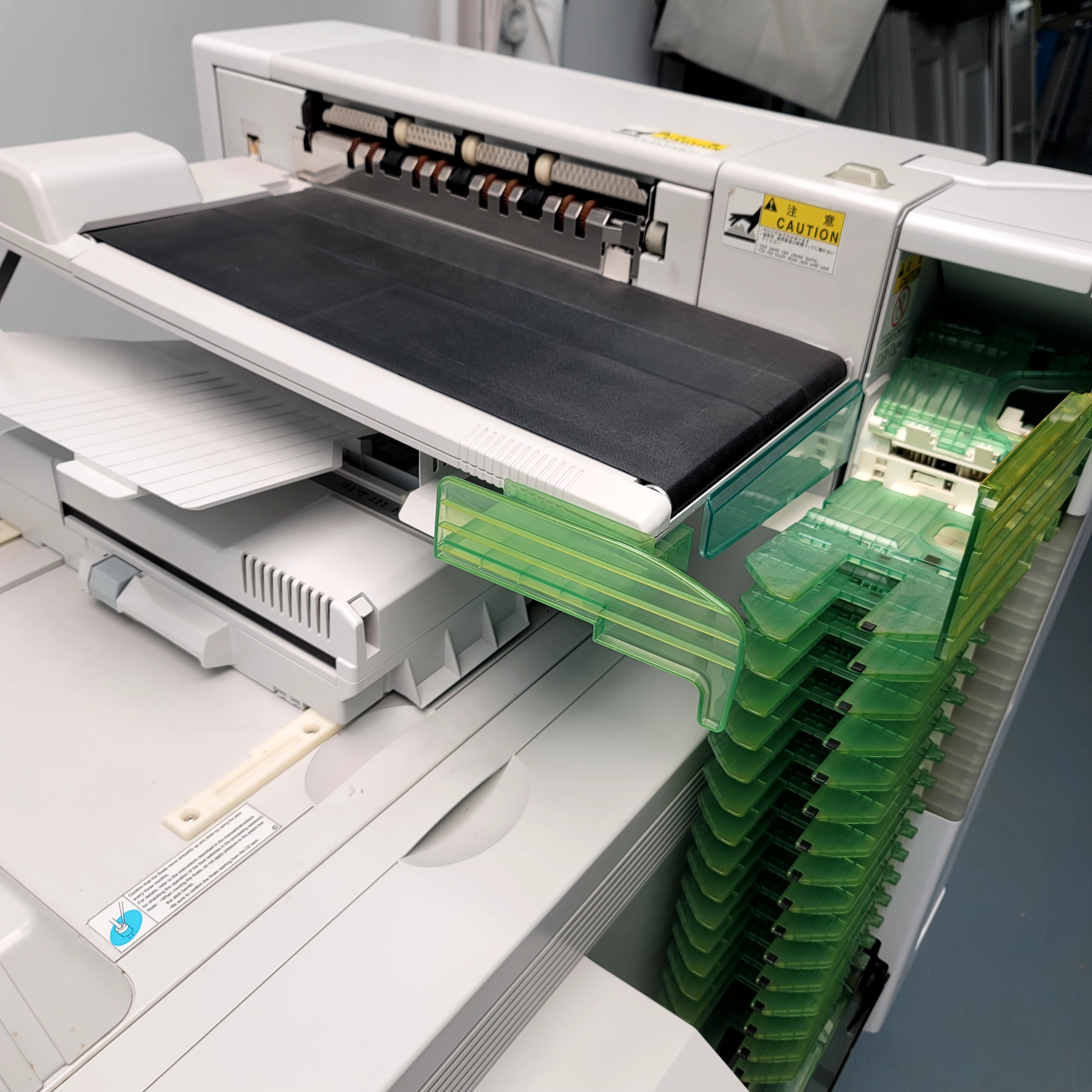 Цифровая минилаборатория FUJI Frontier LP7900, лазерный фотопринтер на галогенидной лампе, бывшая в употреблении минилаборатория для фотопечати в наличии. 5