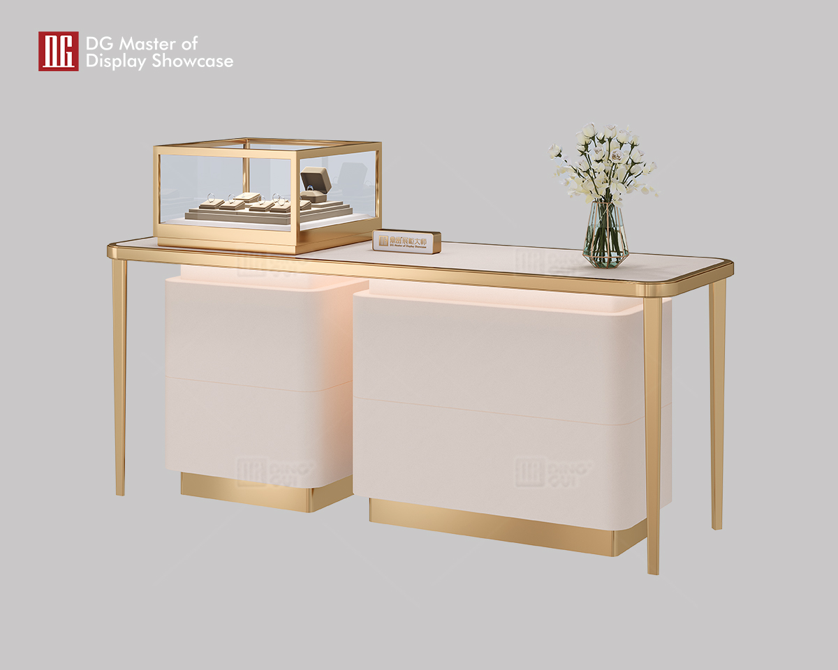 Luxury Jewelry & Watch Experience Table1 8