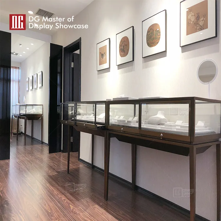 DG Luxury Jewelry Watch Showcase: Ultimate Display for High-End Stores 4