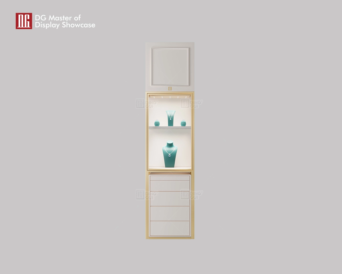 DG New Research Luksus smykker og ure udstillingsvindue 1