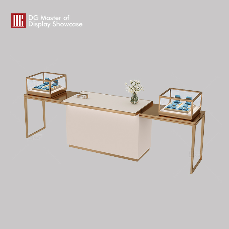 DG Display Showcase | Bepoke Experience Table factory 7