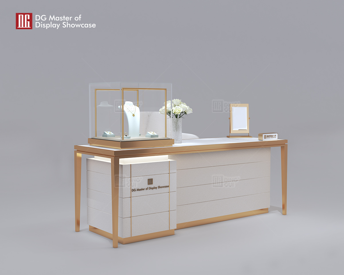 Elegant Jewelry Experience Table 8