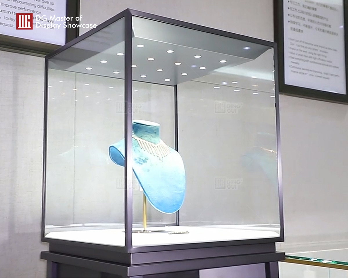 High-End Jewelry Display Showcase: Upright Display Cabinet 9