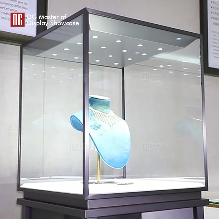 High-End Jewelry Display Showcase: Upright Display Cabinet 4