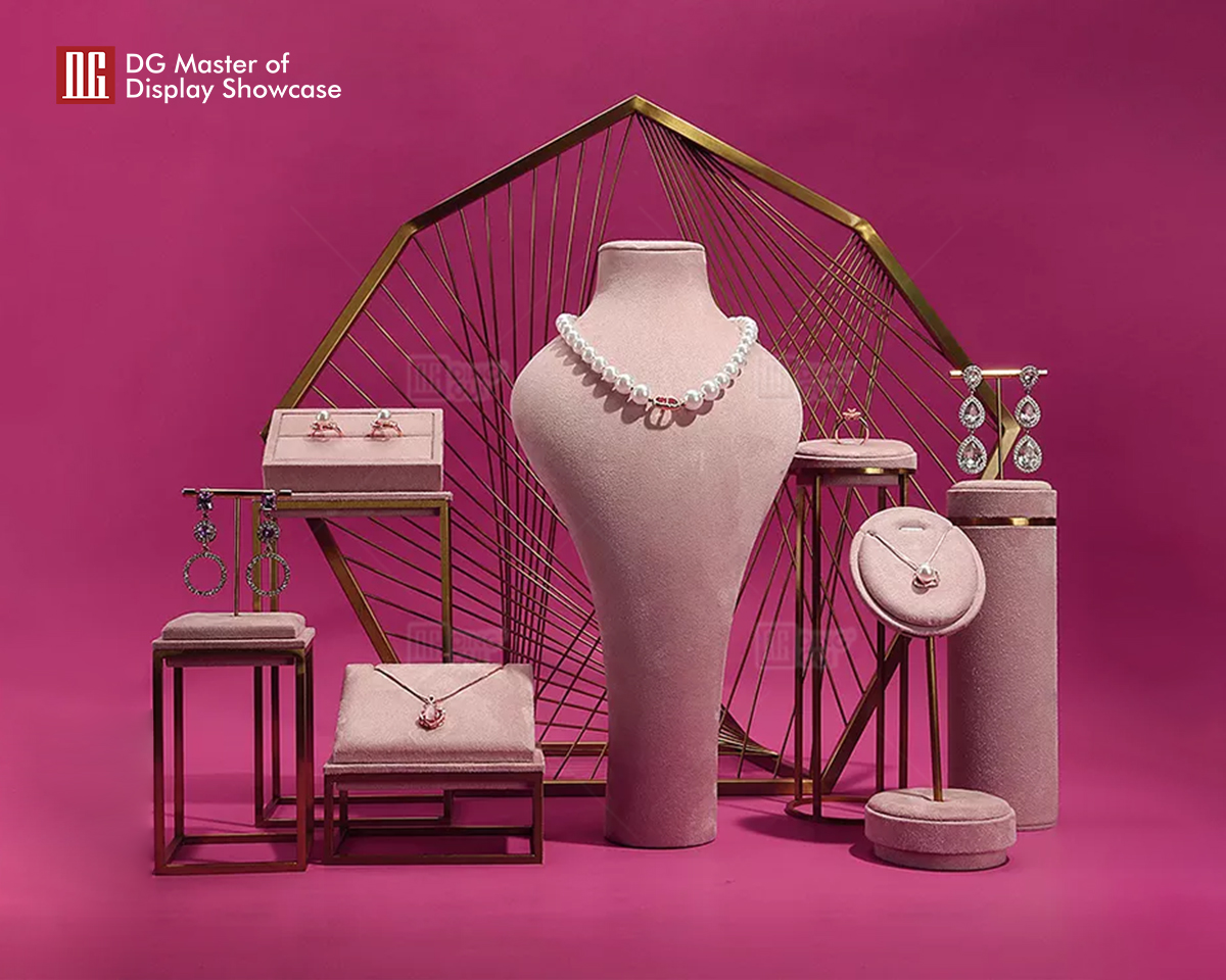 DG Showcase tilpasset lyserød smykkedisplaystativ rekvisitsæt producent 6