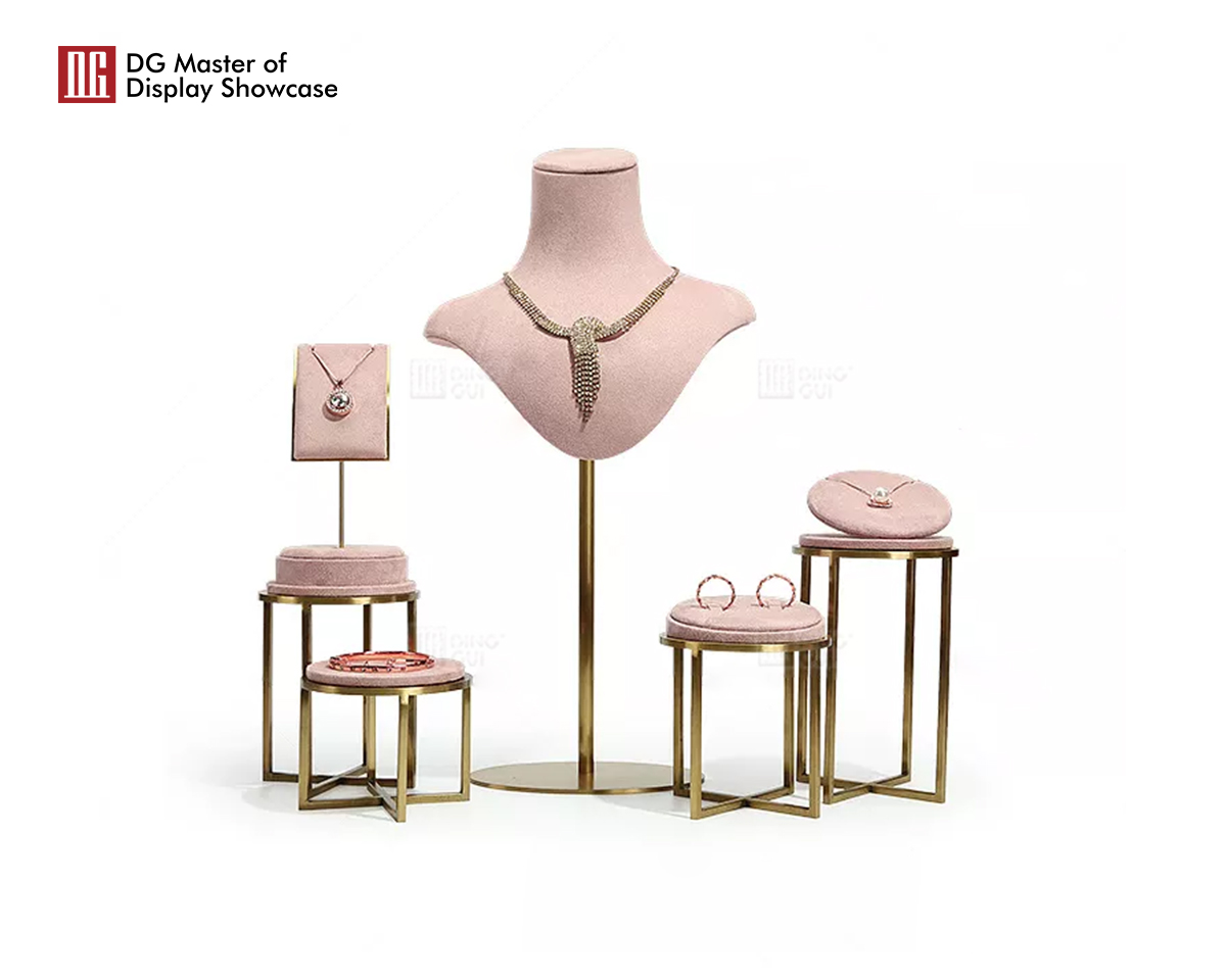 DG Showcase tilpasset lyserød smykkedisplaystativ rekvisitsæt producent 8