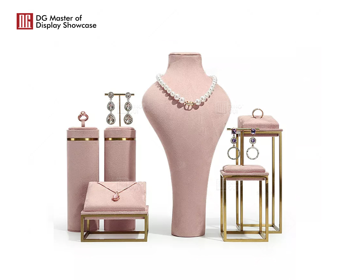 DG Showcase tilpasset lyserød smykkedisplaystativ rekvisitsæt producent 9
