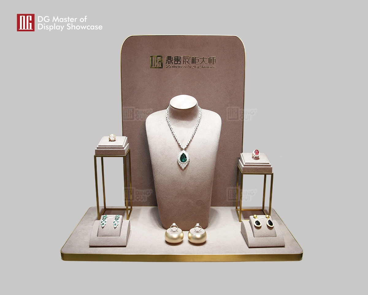 Ang DG Showcase ng luxury jewelry display props ay nakatakda para sa interior design ng shop 1