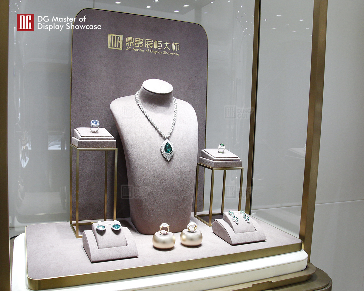 Ang DG Showcase ng luxury jewelry display props ay nakatakda para sa interior design ng shop 9