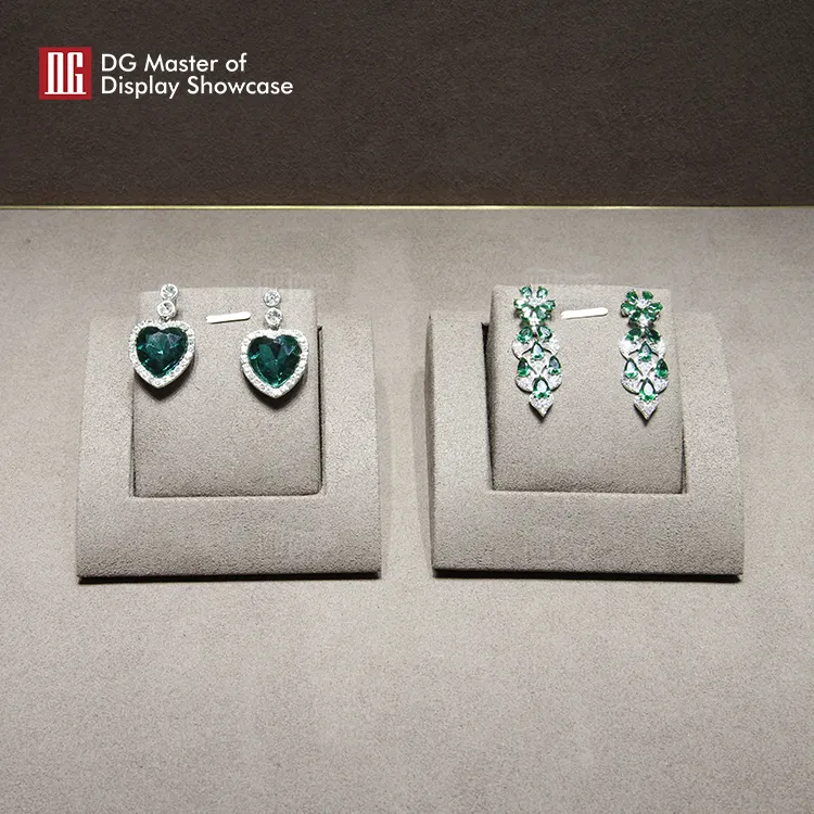 Custom jewelry props for display manufacturer Manufacturer | DG Display Showcase 5
