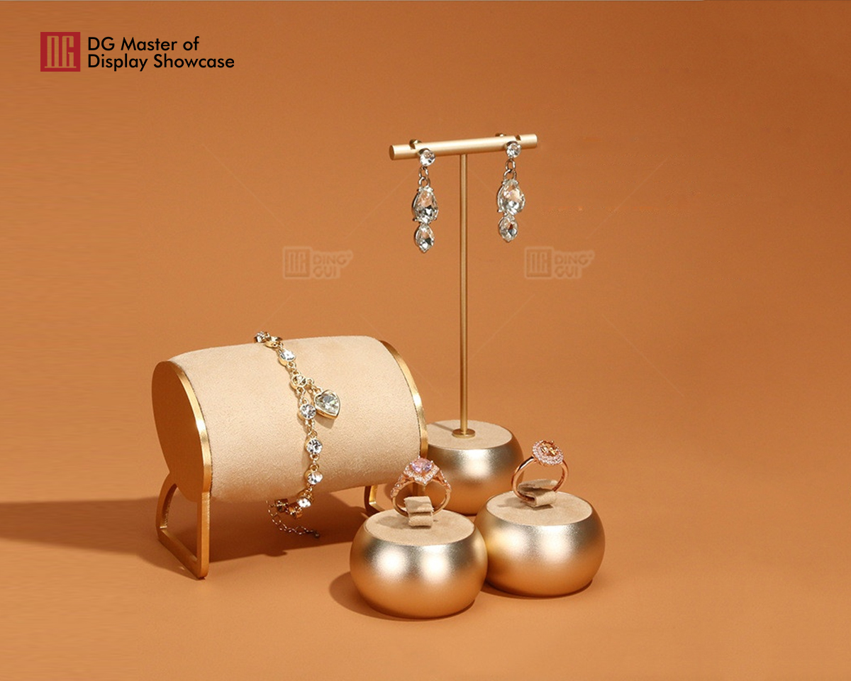 DG Showcase factory direct custom jewelry display props customized stand 10