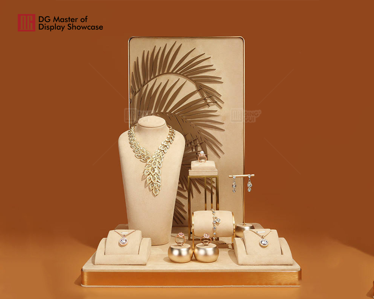 DG Showcase factory direct custom jewelry display props customized stand 8