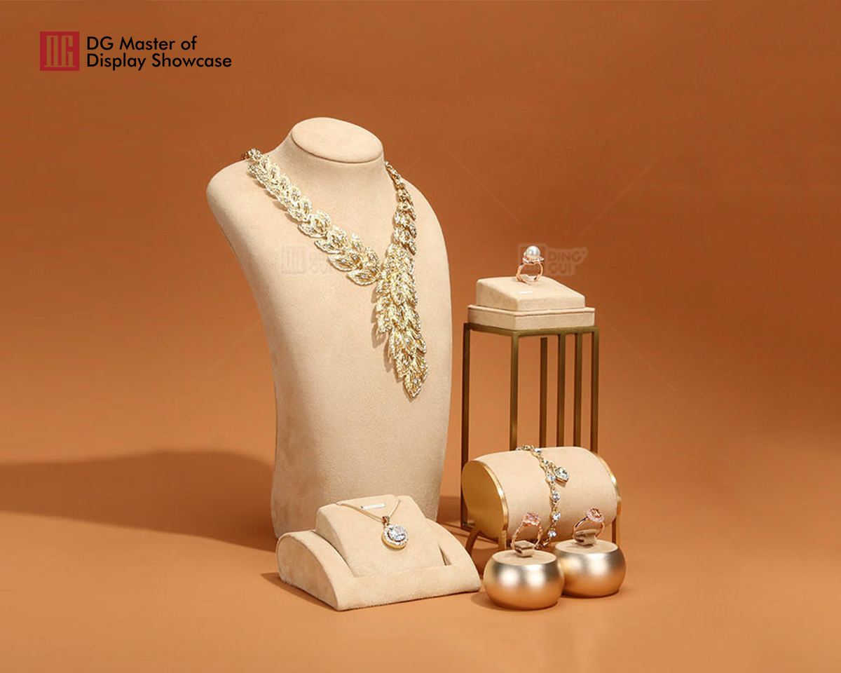 DG Showcase factory direct custom jewelry display props customized stand 9