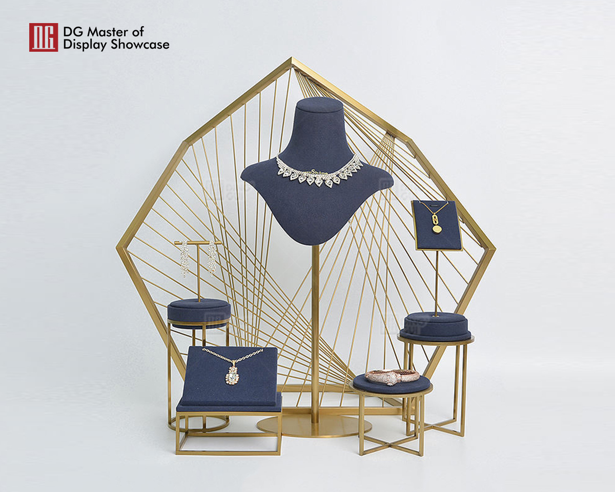 DG Showcase Luxury High End Jewelry Display Props Metal Stand Necklace Bust For Sale 7