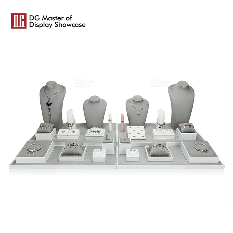 Velvet Jewelry Tray: Stylish & Protective Showcase 2