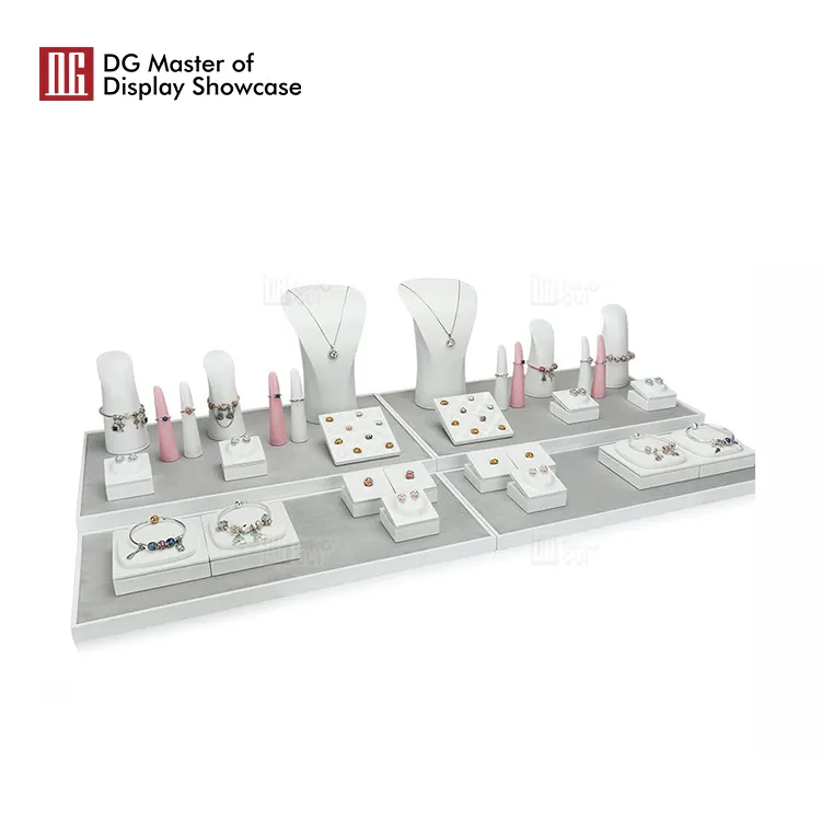 Velvet Jewelry Tray: Stylish & Protective Showcase 3