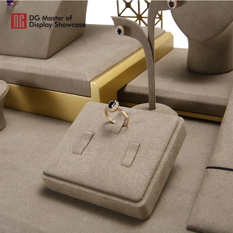 Custom tabletop jewelry display case design solution Manufacturer | DG Display Showcase 3