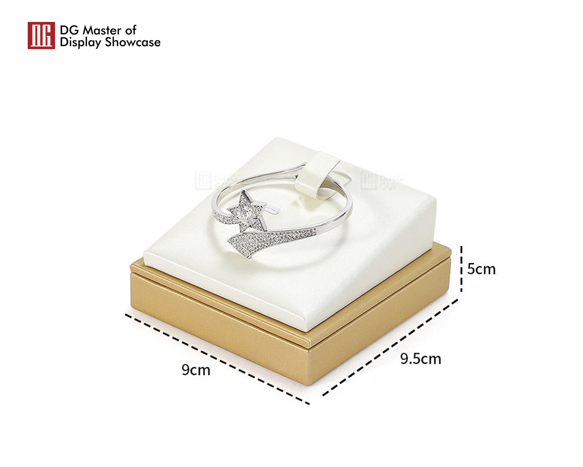DG Showcase Brugerdefinerede Smykkedisplayrekvisitter Høj kvalitet Halskæde Display Stand Pu læder Smykke Display Set 10