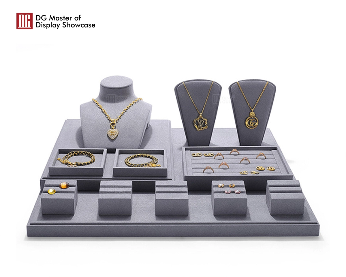 DG showcase Jewelry Display Stand Fashion Brand Props Set Ring Holder 1