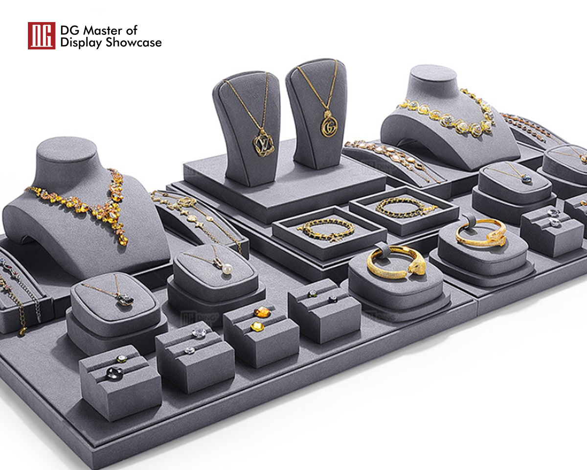 DG showcase Jewelry Display Stand Fashion Brand Props Set Ring Holder 7