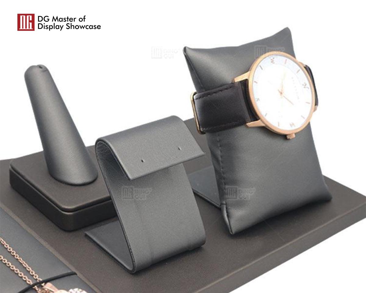 Elegant Jewelry Display Set: Showcase & Protect with Style 10