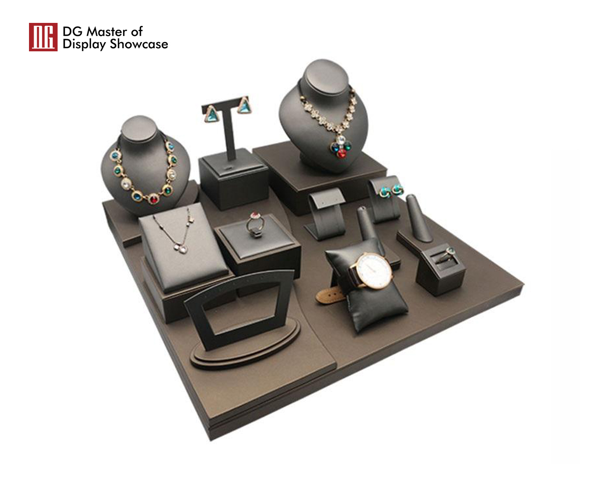 Elegant Jewelry Display Set: Showcase & Protect with Style 7