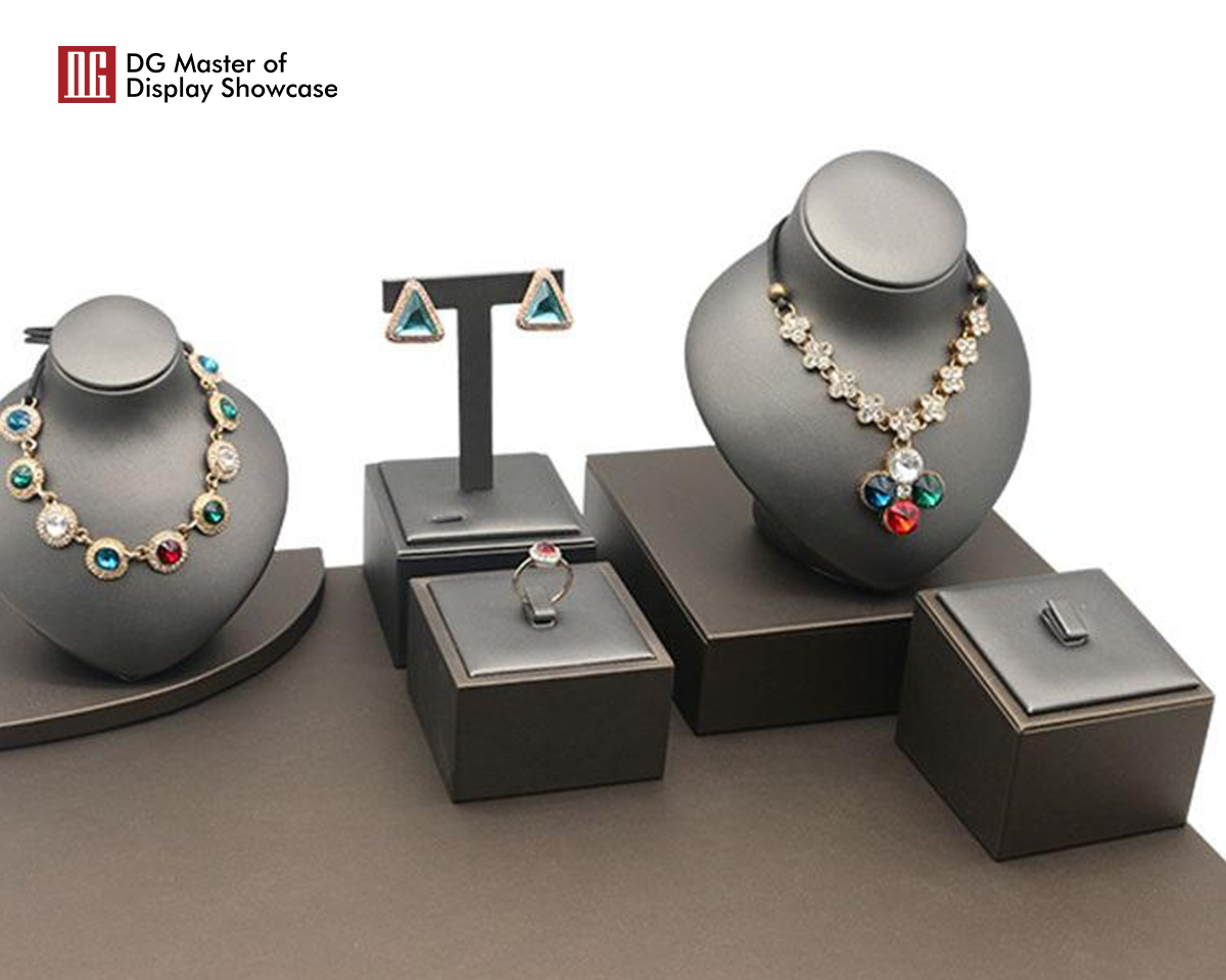 Elegant Jewelry Display Set: Showcase & Protect with Style 9