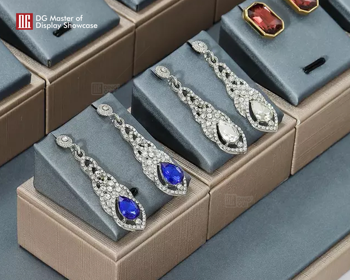 DG Showcase Luxury Jewelry Display Props Set Jewellery Necklace Busts Bracelet Pendant Earring Ring 9